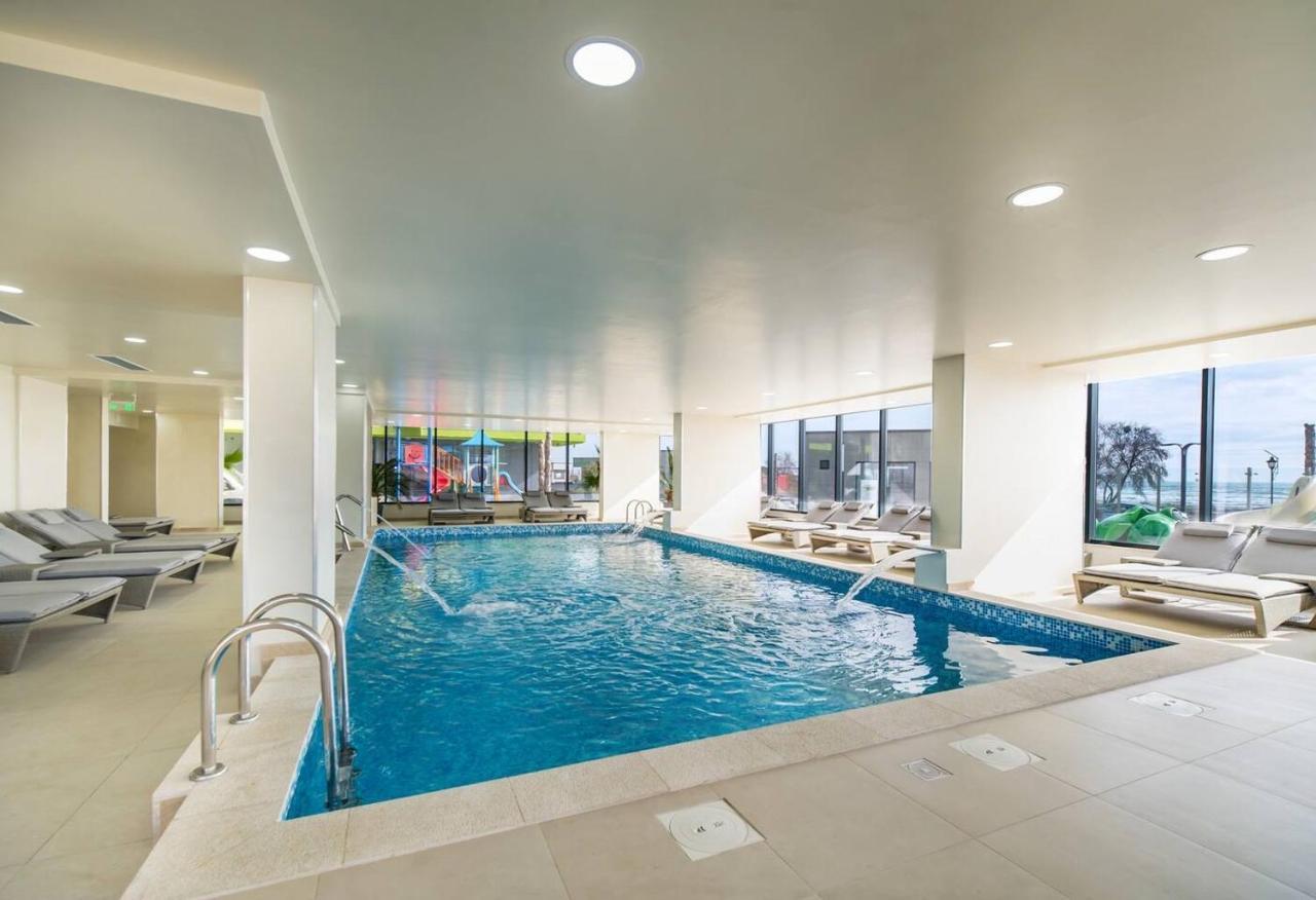 Baby Sea View And Pools Apartment- Mamaia Beach Resort Năvodari Exteriér fotografie